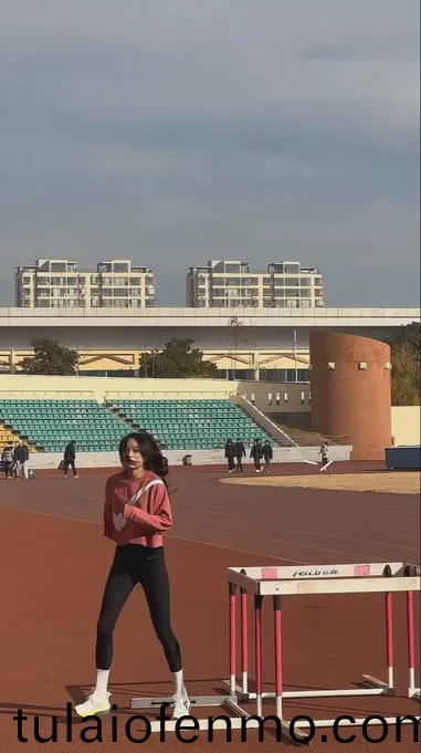 精品亚洲成AV人在线观看